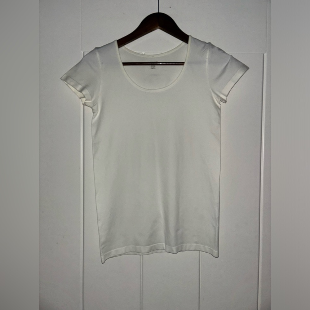 Venus Women Basic Layering Fitted Cap Sleeve Top‎ Size M/L Scoop Neck Off White